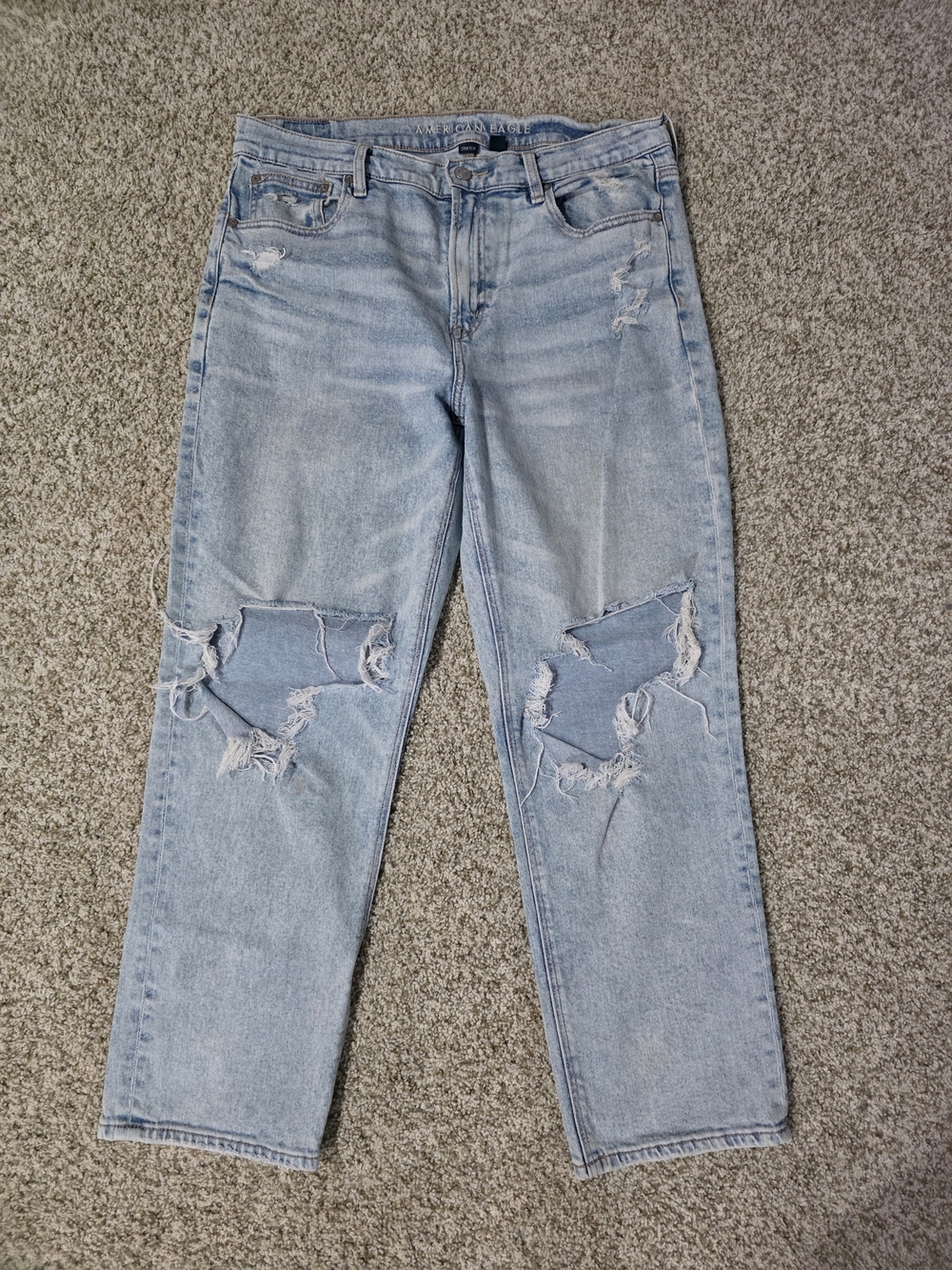 American Eagle Outfitters Light Blue Distressed Boyfriend Jeans